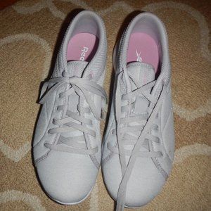 REEBOK RUNAROUND WALKING SNEAKER